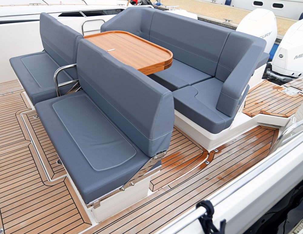 The seating in Drive Mode