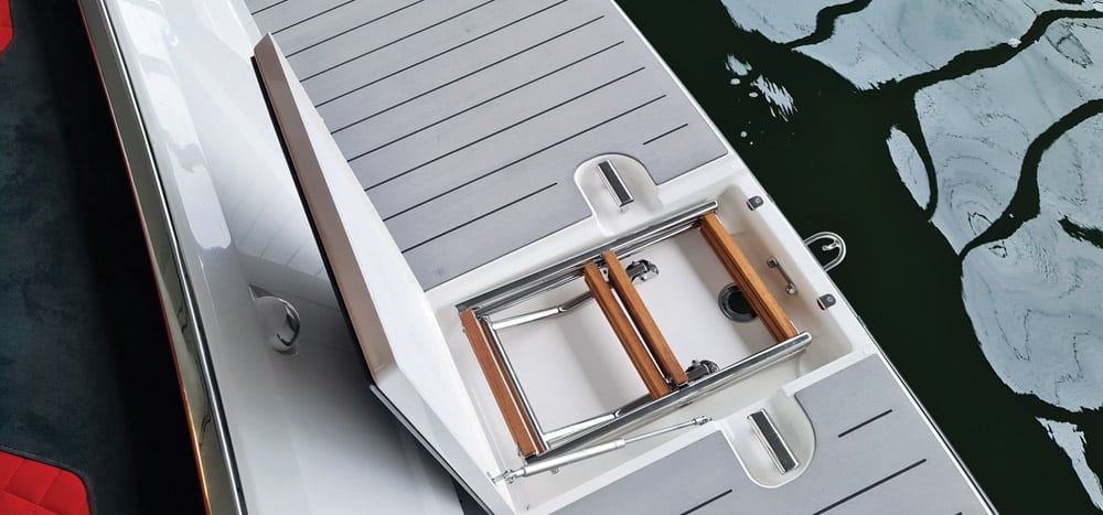 The bathing platform with discreet boarding ladder.