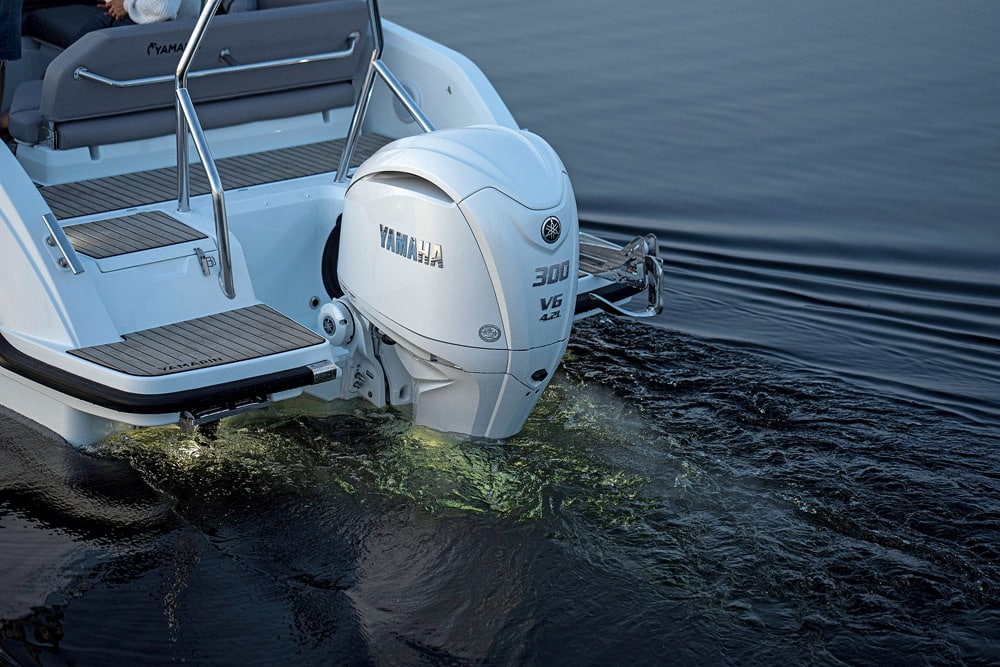 Yamarin 80 DC - The Scandinavian stern anchor is mounted on the starboard bathing platform.