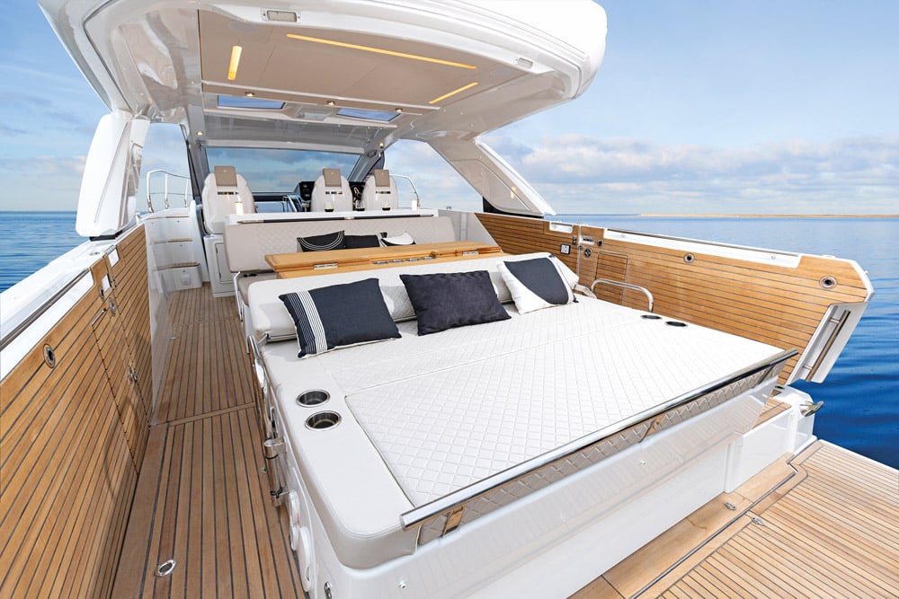 ©JEAN-BAPTISTE D'ENQUIN A sun lover’s paradise, this aft bed sits three.