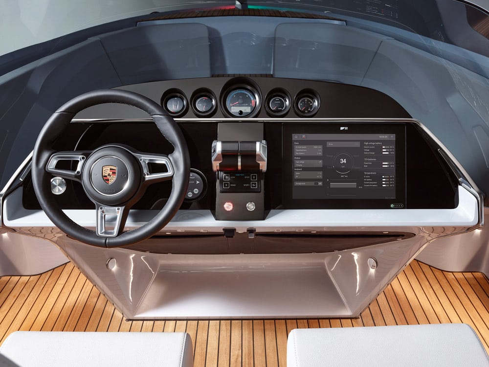 Porsche and Frauscher 850 Fantom media assets