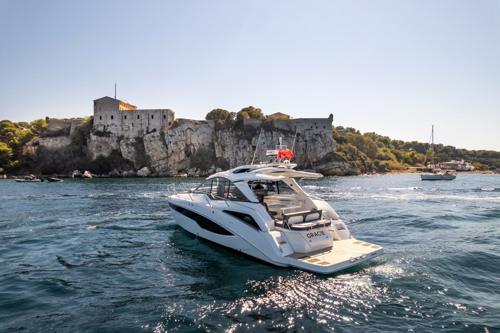 Galeon 405 HTS - at the British Motor Yacht Show from Argo Yachting