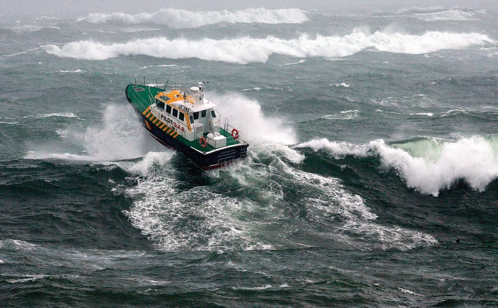 Safehaven pilot vessel tackling the bar