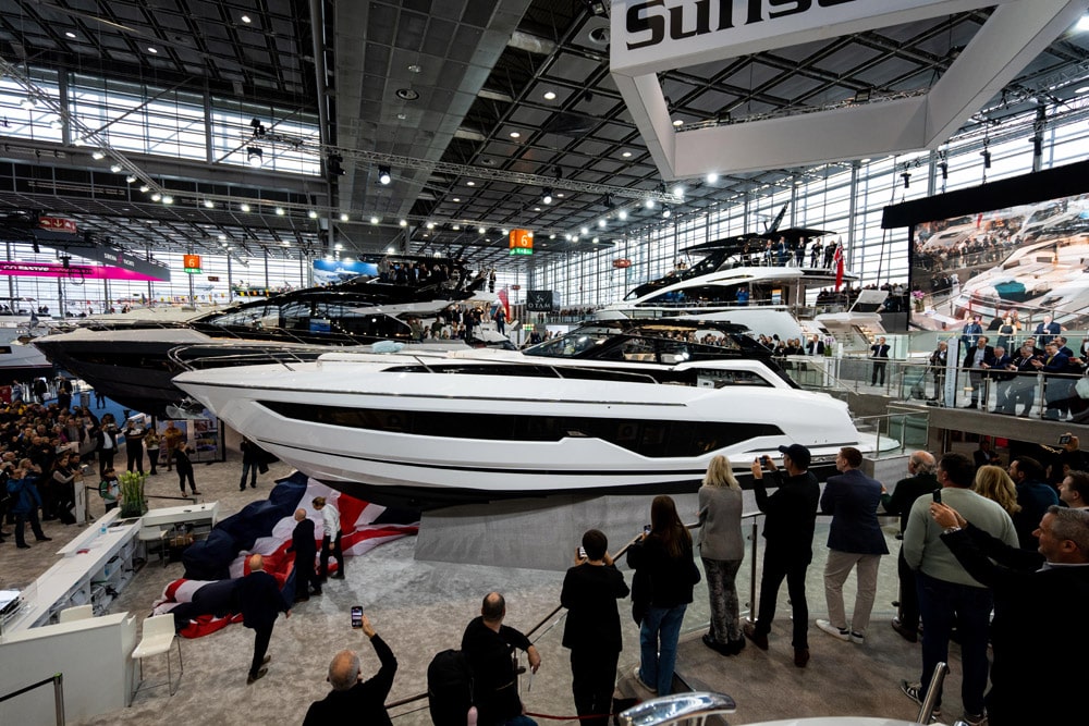 Superhawk 55 - World Premiere