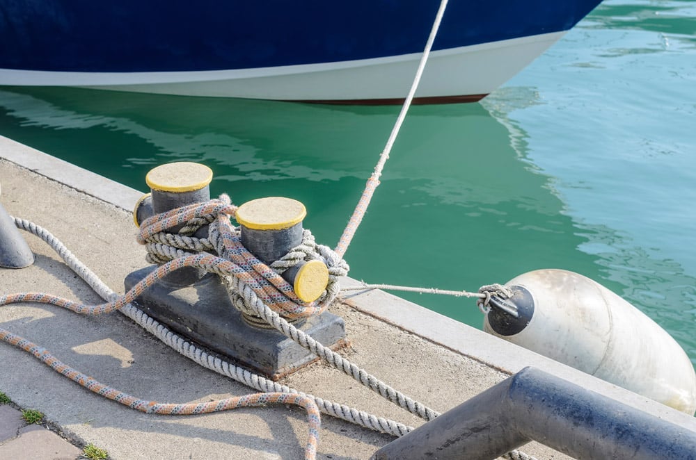 Notice the outer fray to the mooring line.