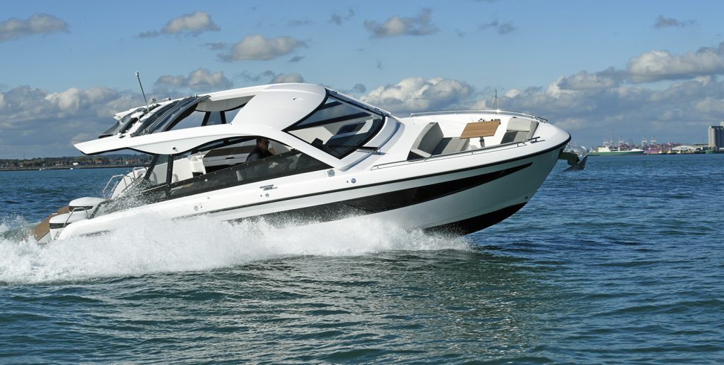 Bavaria VIDA 33 cruising at speed.
